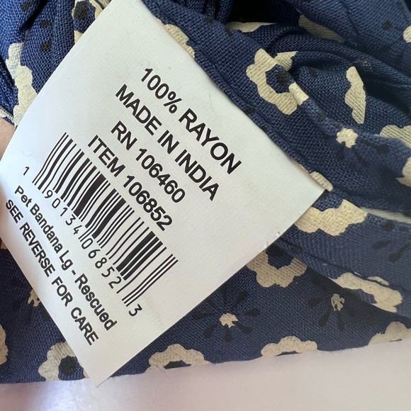 ‘Rescued with Love’ dog bandana. Fits up to 28”. - Picture 3 of 6